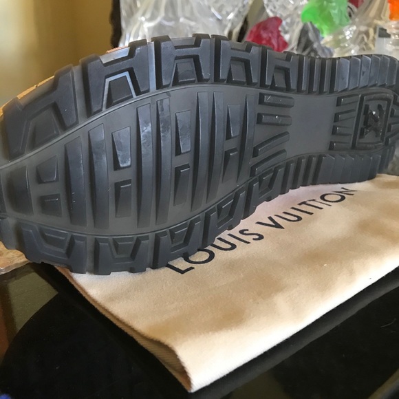 Louis Vuitton run away sneakers - Picture 5 of 14